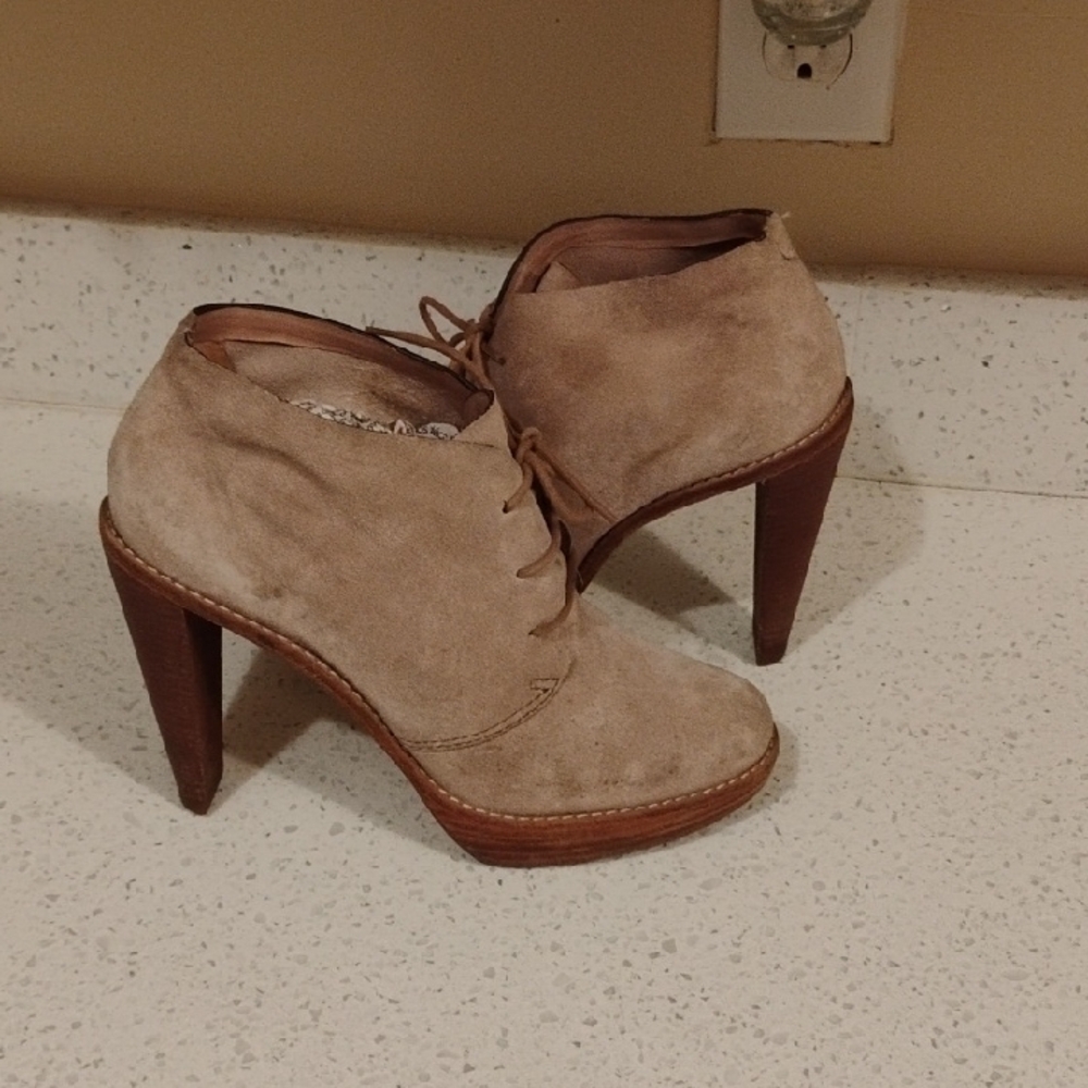Nike Tan Suede Heeled Boots Size 7B Women